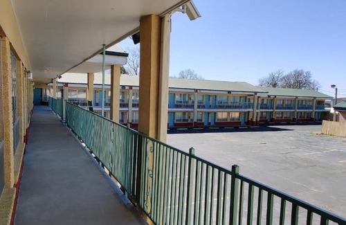 Stuttgart Hotel | FairBridge Inn Express Stuttgart