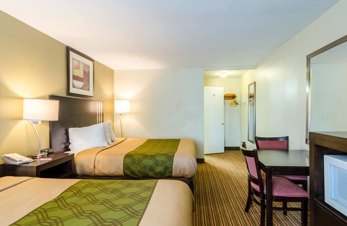 Pittsfield Hotel | FairBridge Inn Express