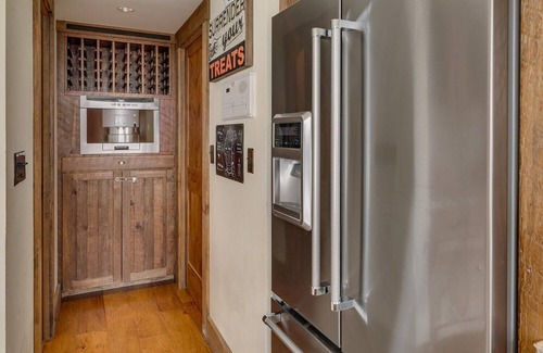 Talmont Haus | Fairest Picture - Lakeview - TLUXP