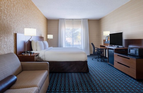 Heather Gardens Hotel | Fairfield Inn and Suites by Marriott Denver Aurora/ Medical Center