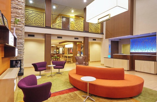 Lombard Hotel | Fairfield Inn & Suites by Marriott Lombard