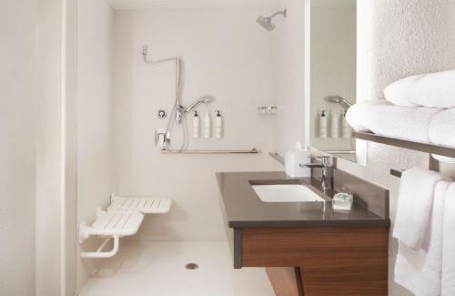 South Charleston Hotel | Fairfield Inn & Suites by Marriott Charleston