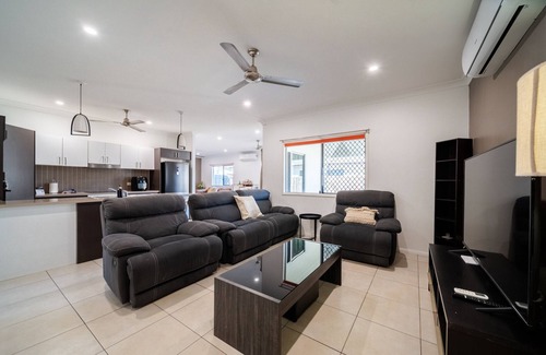 Idalia Haus | Fairfield Waters Family Retreat