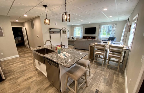 Nekoosa Kabine | Fairway Lodge-Rome Away From Home- 5 minutes to Sand Valley