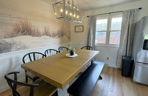 Stevensville Haus | Fall 2 nt min Serene home heated pool close to wine trail large fenced yard