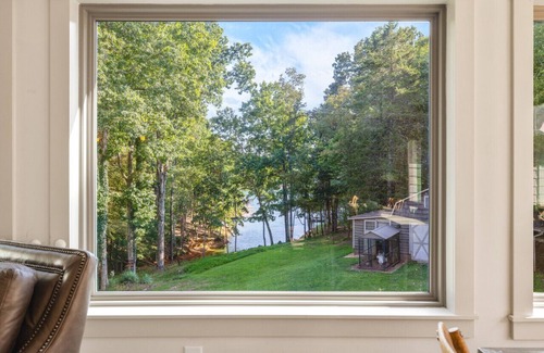 Flowery Branch Wohnung | Lakefront, Farm Animals, Swim, Kayaks, Sauna, Gym