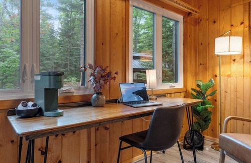 Ellsworth Kabine | A Frame!| Steps to Lake MI w/ Fireplace & Hot Tub!