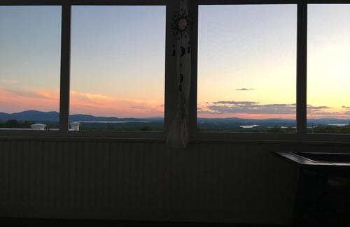 Tuftonboro Haus | There are only a few weeks left July 21-August 4 available! Book Now!