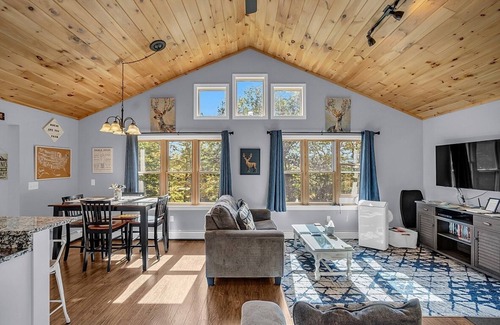 Hartford Haus | Summer fun in Oxford Hills – Dog Friendly!