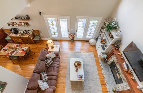 Marietta Haus | Fall Sale: 15% Off 3+ nights – thru Nov 30!