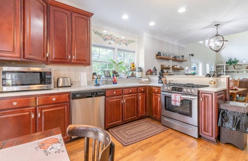 Marietta Haus | Fall Sale: 15% Off 3+ nights – thru Nov 30!