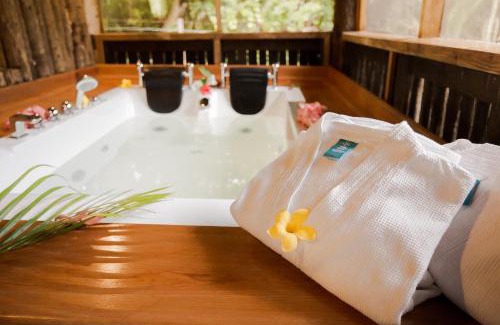 San Ignacio Hotel | Falling Leaves Lodge
