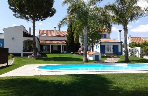 Riachos Haus | Einfamilienhaus, halbem Weg von Lissabon/Fatima,Garten und privat Pool