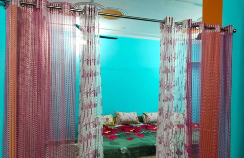 Panch Batti Hütte | Family atmosphere Guest Room With Double Bed + Single Bed With Cooling Duckting