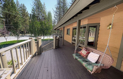 Graeagle Kabine | Family Cabin in Graeagle CA w/King Bed & EV Charge