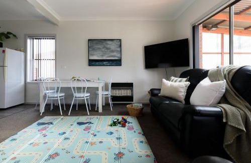Sisters Beach Haus | Family Comfort in the Stunning Sisters Beach