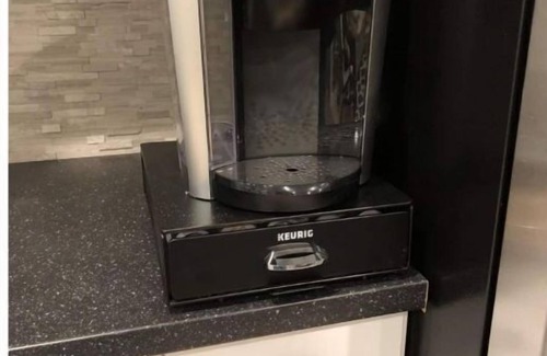 Sandy Wohnung | Family Favorite with Indoor Basketball Court