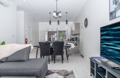 George Town Wohnung | Family-friendly, 7 minutes from the beach! Only assistance animals allowed.
