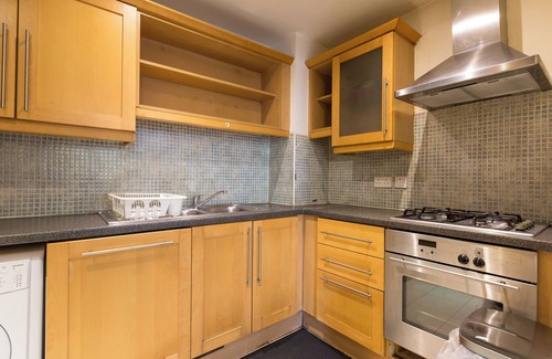 Dublin Wohnung | Family-Friendly 2-Bed Apartment Opposite Santry Park – Close to Airport
