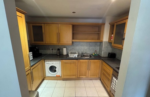 Dublin Wohnung | Family-Friendly 2-Bed Apartment Opposite Santry Park – Close to Airport