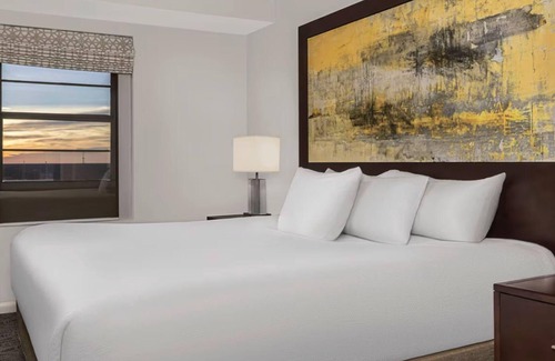 Daytona Beach Resort | Family-Friendly 2BR Suite at Ocean Walk - Beach & Pools Await