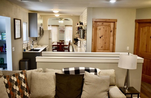 Kellogg Haus | Family-Friendly 3BR Home near River & Bike Path! Close to downtown.