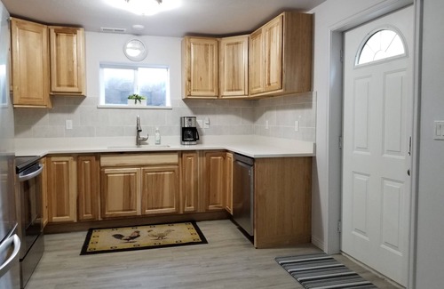 Lake Point Sonstige | Spacious comfortable basement in Lake Point