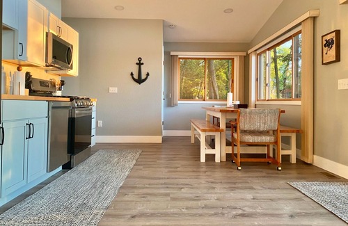 West Branch Hütte | Family Friendly Beachfront Lakehouse