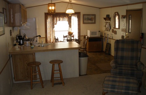 Friendship Kabine | Familienfreundlich Hütte im Wald, Jagd, ATV / Snowmobile, Angeln und vieles mehr