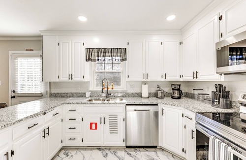 Rocky Mount Haus | Family Friendly: Chic Retreat in Rocky Mount!