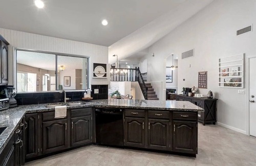 Mesa Haus | Family Friendly Home on Royal Palms Golf Course