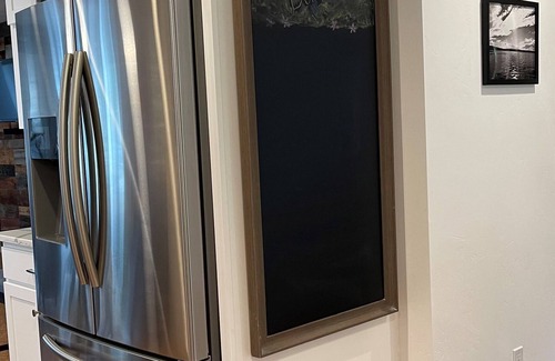 Durango Haus | Neues Angebot-New Family-Friendly Home In-Town