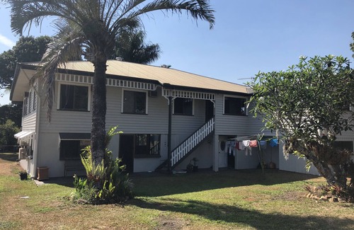 Redlynch Haus | Frendily Tropical 4BDR Home (kostenloses NETFLIX, WLAN, Klimaanlage)