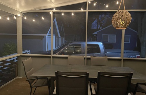 Bryant Pattengill East Haus | Familienfreundliches Privathaus 1 1/3 Meilen vom großen Haus