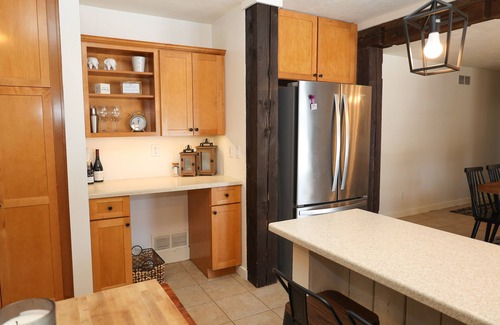 La Porte Haus | Family Friendly Retreat, sleeps 12+, Pole Barn with games, Large inground pool