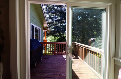 Central Oregon Haus | Family fun on large deck overlooking Delta Ponds - total remodel complete 6/2022