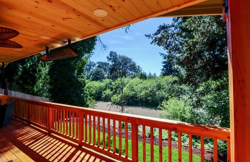 Central Oregon Haus | Family fun on large deck overlooking Delta Ponds - total remodel complete 6/2022