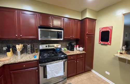 Irving Park Haus | Family, Groups - Convenient to Wrigley, Loop, Airport - Spacious 2200 Sq Ft