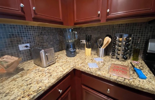 Irving Park Haus | Family, Groups - Convenient to Wrigley, Loop, Airport - Spacious 2200 Sq Ft