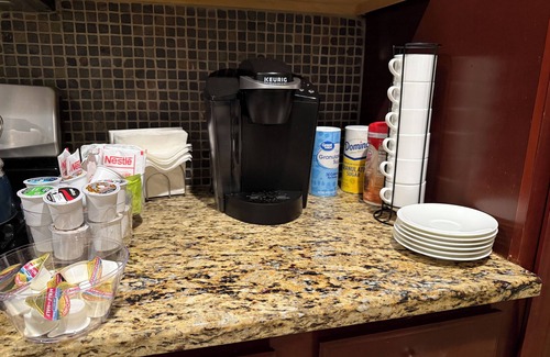 Irving Park Haus | Family, Groups - Convenient to Wrigley, Loop, Airport - Spacious 2200 Sq Ft