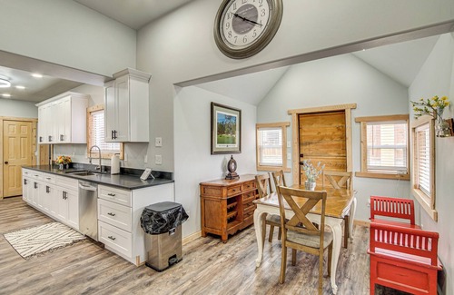 Circleville Haus | Family Home w/Mountain Views in Circleville!