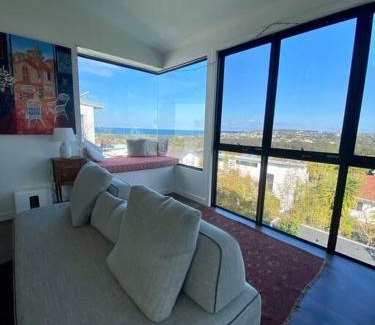 North Curl Curl Haus | Family home with pool and views