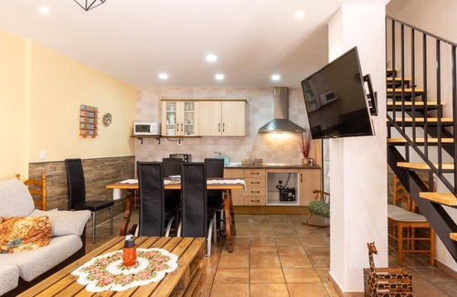 Durcal Villa | Family house with 4 bedrooms, private pool and barbecue area.