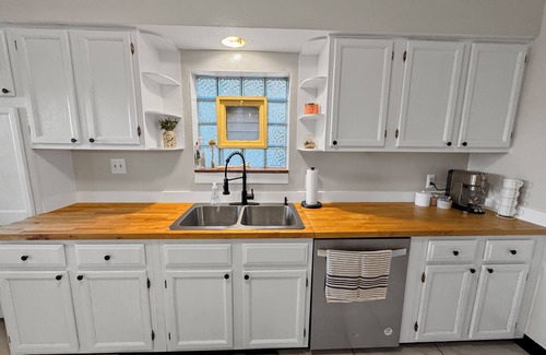 Whitaker Haus | Family & Pet-Friendly Home w/Fenced Yard & Office by Kennywood & The Waterfront