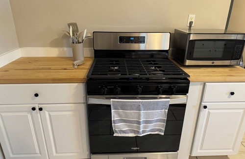 Whitaker Haus | Family & Pet-Friendly Home w/Fenced Yard & Office by Kennywood & The Waterfront