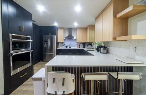 Sandalfoot Cove Haus | Family & Pet Friendly Home in Boca Raton w fenced backyard, jacuzzi & playground