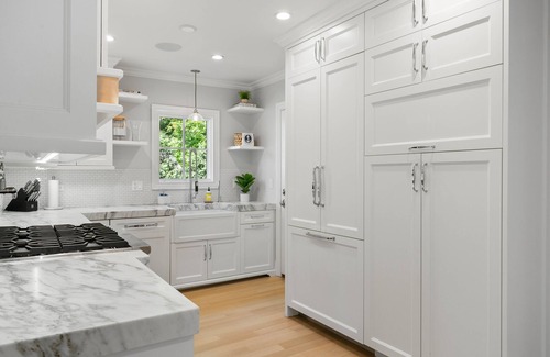 Country Club Estates Haus | Family Retreat, 3BR each with Ensuite, Lakeside Community