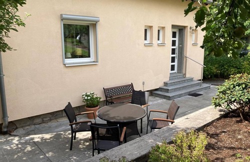 Kirn Wohnung | Familienzimmer, Dusche, WC, 2 Schlafräume - Ferienhaus im Obstgarten