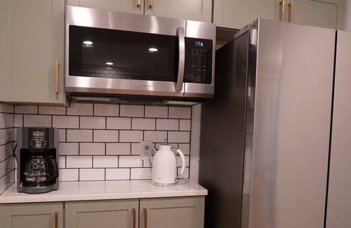 Columbia Hütte | Family sized cottage a short walk to Muletown square - Downtown!