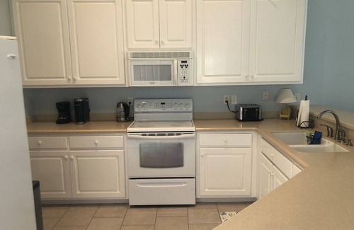 Sago Park Townhomes Haus | Family-sized townhome ,Pool, 5 mins walk to the beach !!